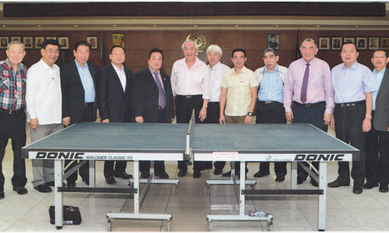 莊民傑先生向商總 捐送一台乒乓球桌